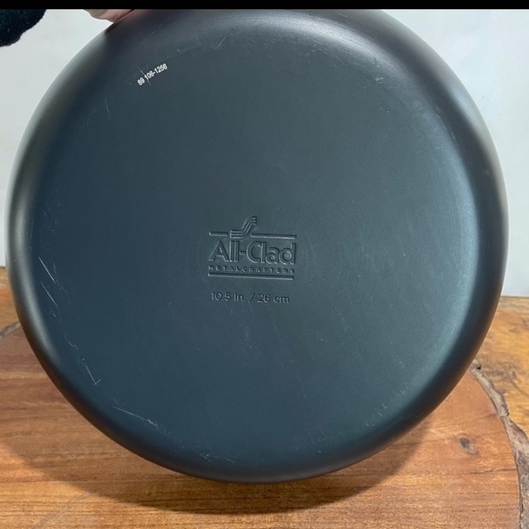 All Clad black non stick 10.5 inch skillet cookware Pan new - Picture 6 of 10